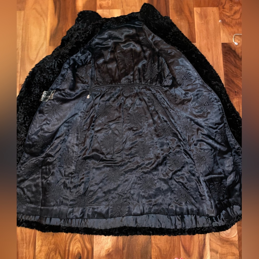 1930s Alaskan Kurl Black Mohair Coat - image 3